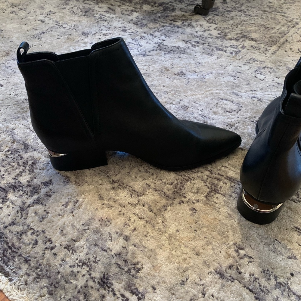 Black leather boots Steve Madden